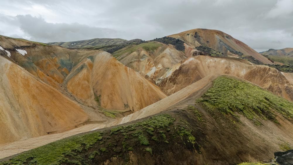 Waterfalls, F-Roads and "The Rainbow Mountains"
